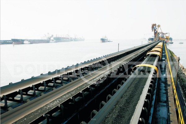 17473825688623515EED.jpg 港口運煤.jpg